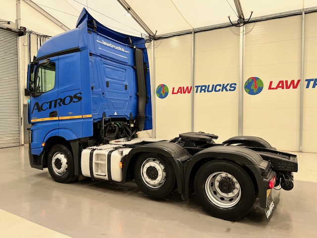 Mercedes Actros 2545 6×2 Midlift Tractor Unit