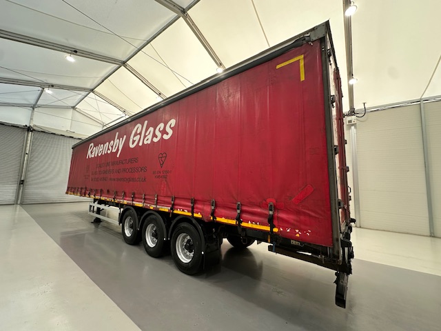 Montracon Tri Axle 4.2m Curtainsider Trailer Moffat Brackets