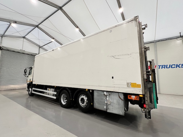 DAF CF 290 6×2 Rear Steer Fridge Box