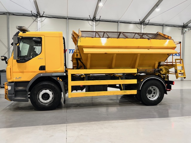 DAF LF 250 4×2 Sleeper Cab Gritter