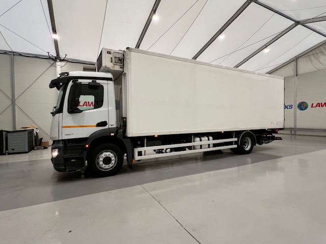 Mercedes Antos 1827 Day Cab Fridge Box