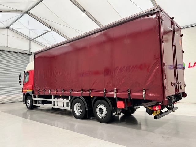 DAF CF 290 6×2 Rear Lift Sleeper Cab Curtainsider