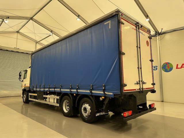 DAF CF 330 6×2 Rear Lift Sleeper Cab Curtainsider
