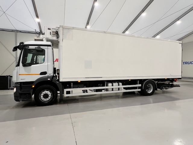 Mercedes Antos 1827 Day Cab Fridge Box