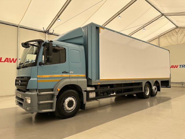 Mercedes Axor 2529 Rear Lift Sleeper Cab Box Van