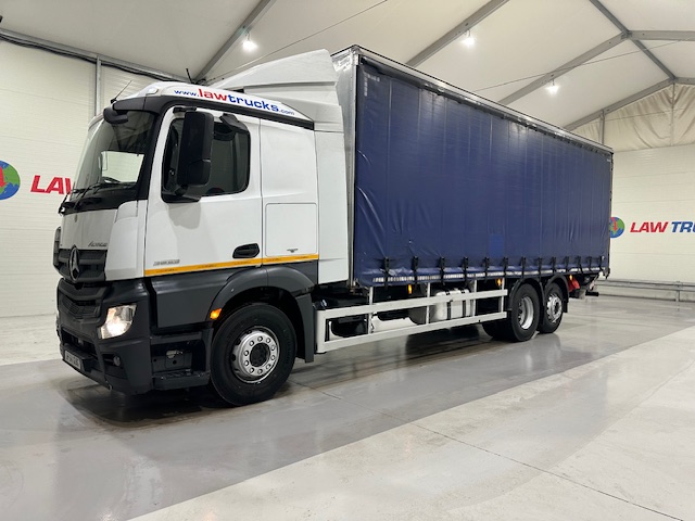 Mercedes Actros 2530 6×2 Sleeper Cab Curtainsider