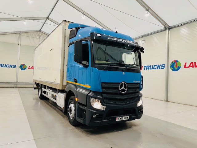Mercedes Actros 1830 Sleeper Curtainsider Box Van