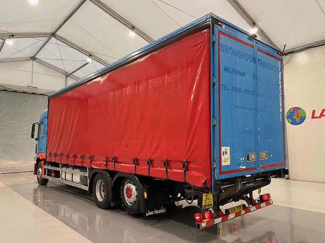 Mercedes Actros 2530 6×2 Sleeper Cab Curtainsider