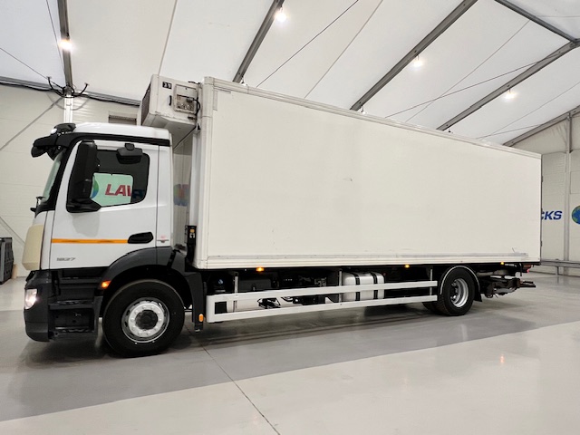 Mercedes Antos 1827 Day Cab Fridge Box
