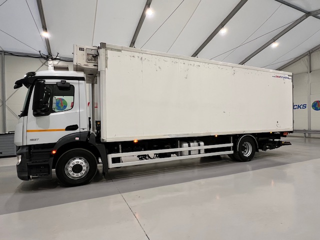 Mercedes Antos 1827 Day Cab Fridge Box