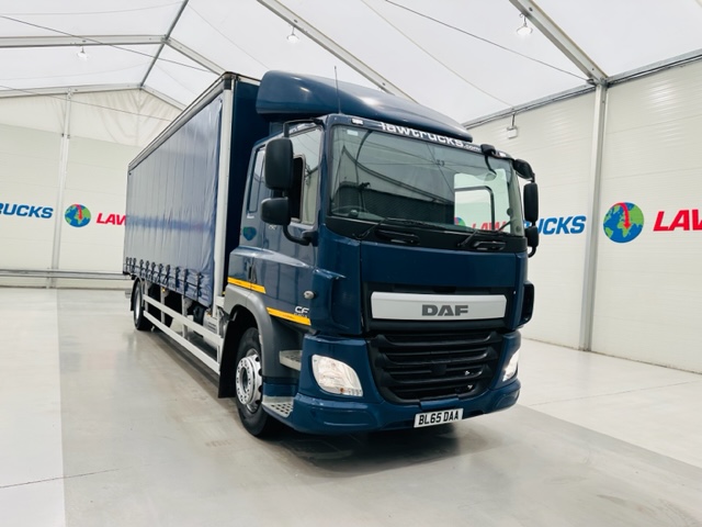 DAF CF 250 4×2 Sleeper Cab Curtainsider