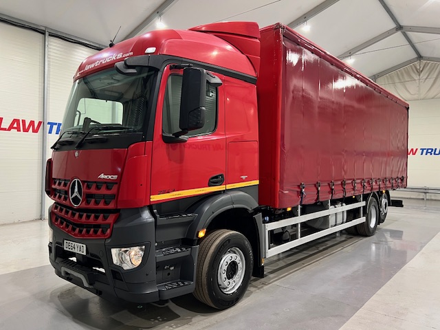 Mercedes Actros 2533 6×2 Sleeper Cab Curtainsider