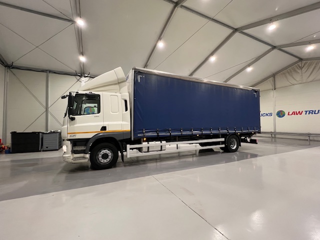 DAF CF 250 4×2 Sleeper Cab Curtainsider