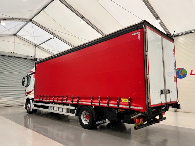 Mercedes Actros 1824 4×2 Sleeper Cab Curtainsider
