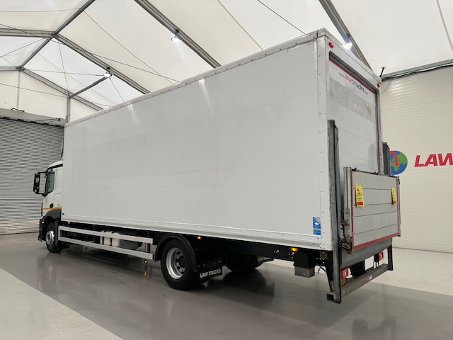 Mercedes Actros 1824 4×2 Sleeper Cab Box Van