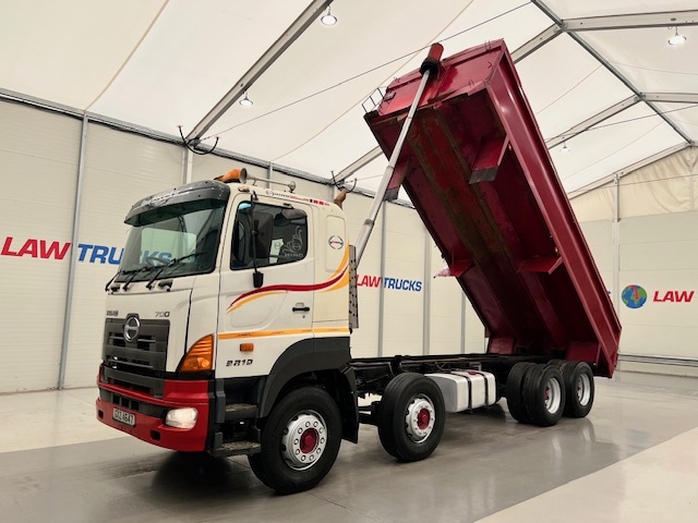 Hino 3241 700 8×4 Sleeper Cab Steel Tipper