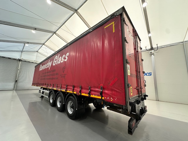 Montracon Tri Axle 4.2m Curtainsider Trailer Moffat Brackets