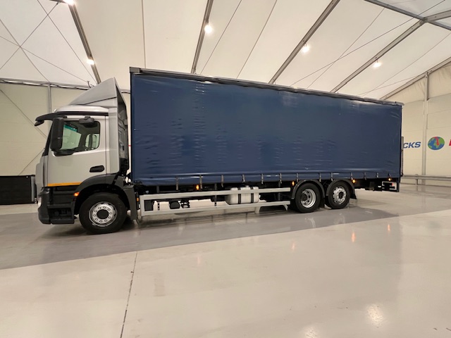 Mercedes Actros 2530 6×2 Day Cab Curtainsider