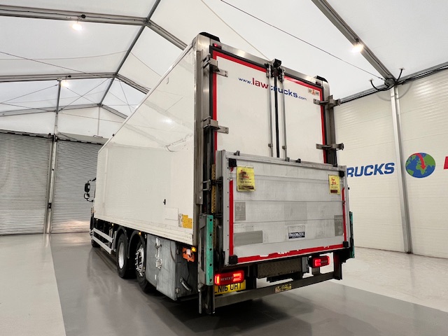 DAF CF 290 6×2 Rear Steer Fridge Box