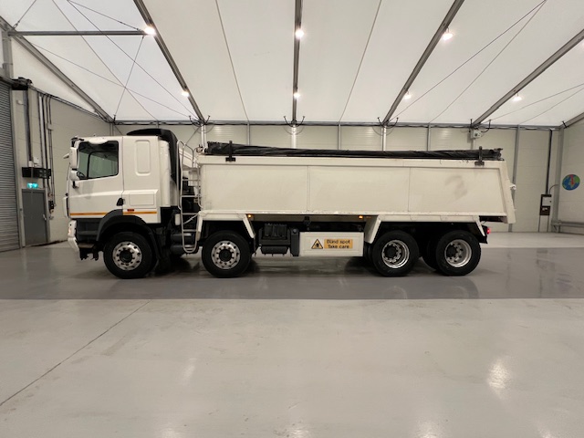 DAF CF85 360 8×4 Sleeper Cab Tipper Manual