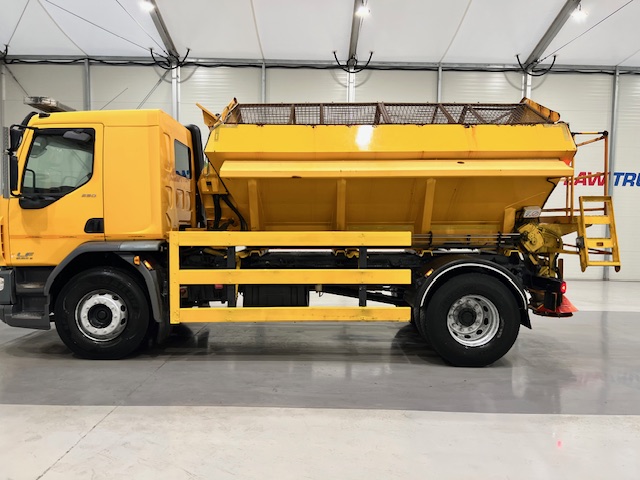 DAF LF 250 4×2 Sleeper Cab Gritter