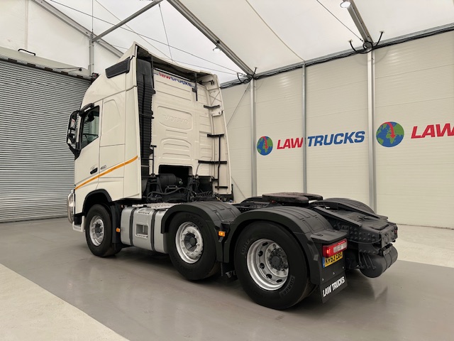Volvo FH 460 Euro 5 6×2 Tractor Unit Safari Edition