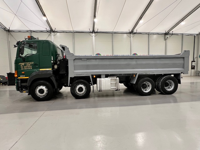 Hino 3241 700 8×4 Sleeper Cab Steel Tipper