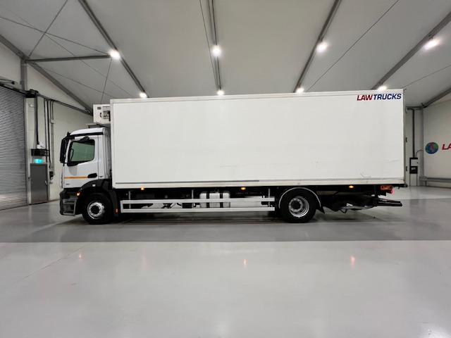 Mercedes Antos 1827 Day Cab Fridge Box
