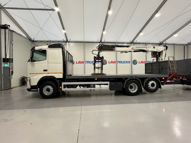 Volvo FH 440 6×2 Rear Lift Brick Grab Drawbar