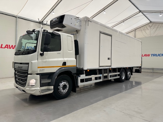 DAF CF 330 6×2 Sleeper Cab Fridge Box