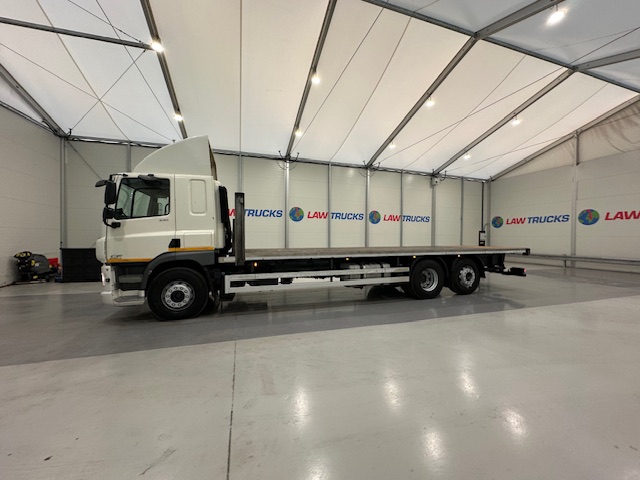 DAF CF 330 6×2 Rear Lift Sleeper Cab Flatbed