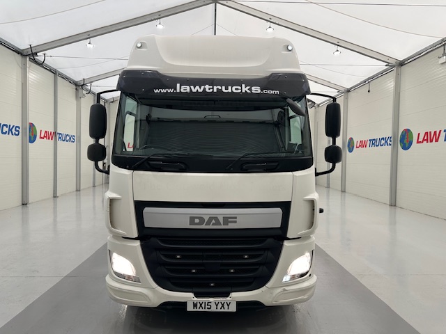 DAF CF 330 6×2 10 Tyre Sleeper Cab Curtainsider