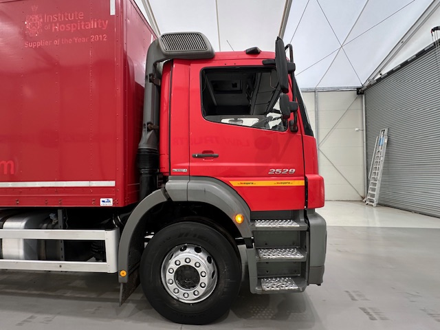 Mercedes Axor 2529 6×2 Rear Lift Day Cab Box Van