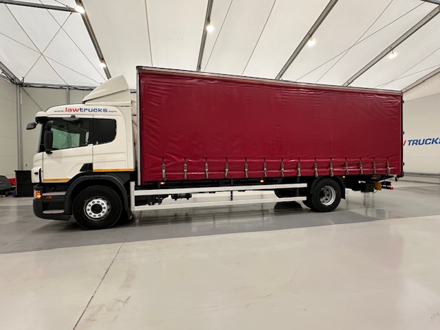 Scania P250 4×2 Sleeper Cab Curtainsider