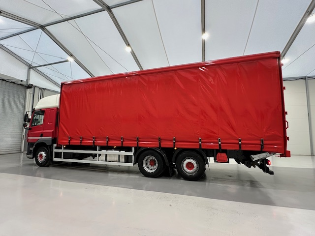 DAF CF 290 6×2 Rear Lift Sleeper Cab Curtainsider