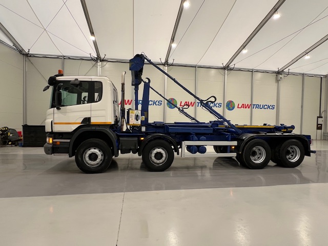 Scania P360 8×4 Day Cab Hookloader Manual