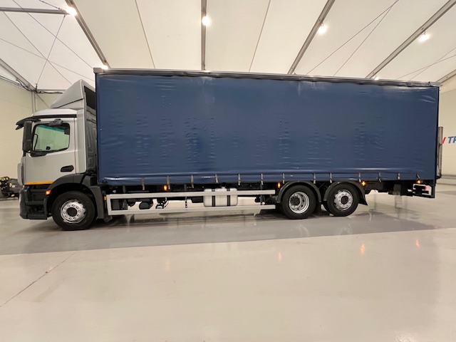 Mercedes Actros 2530 6×2 Day Cab Curtainsider