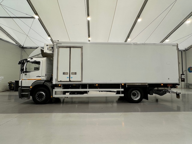 Mercedes Axor 1824 Day Cab Fridge Box