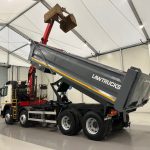 Volvo FM 370 8×4 Steel Tipper Grab - thumbnail