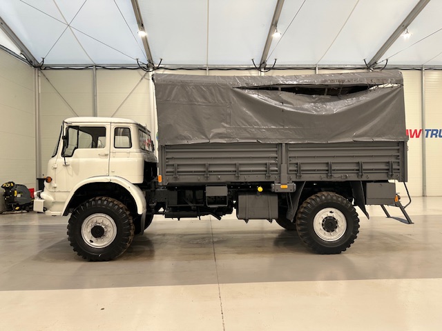 Bedford MJ 330 4×4 Cargo Truck