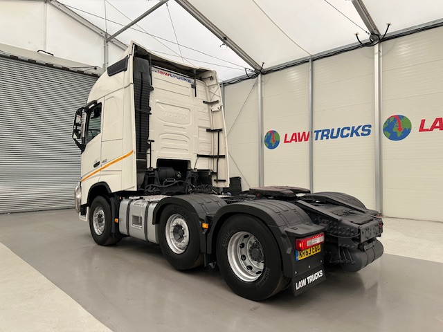 Volvo FH 460 Euro 5 6×2 Tractor Unit Safari Edition