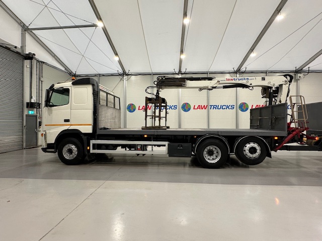 Volvo FH 440 6×2 Rear Lift Brick Grab Drawbar