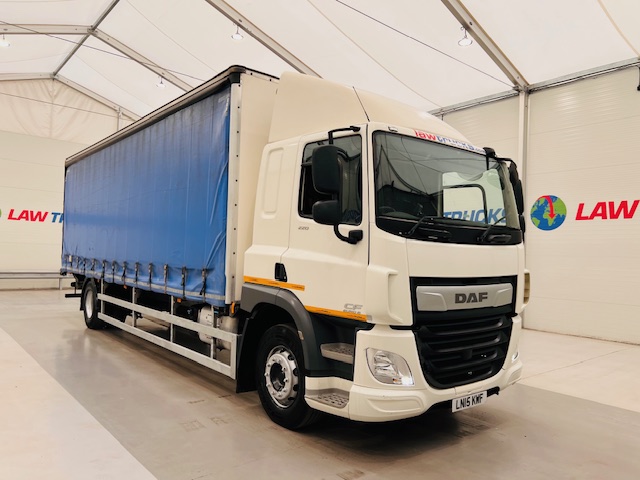 DAF CF 220 4×2 Sleeper Cab Curtainsider