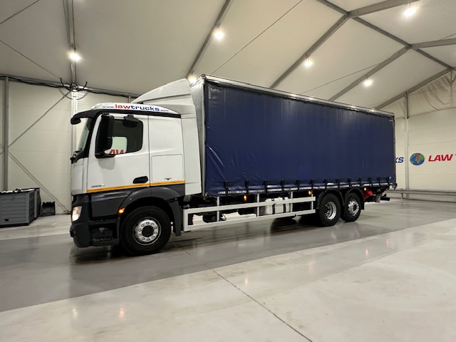 Mercedes Actros 2530 6×2 Sleeper Cab Curtainsider