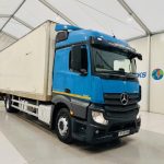 Mercedes Actros 1830 Sleeper Curtainsider Box Van - thumbnail