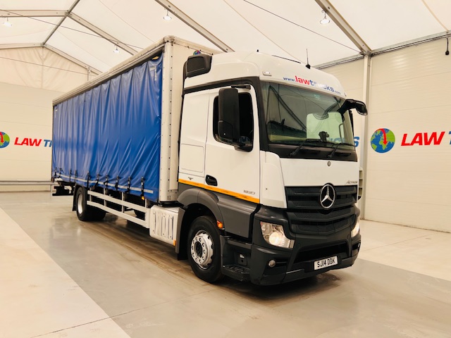 Mercedes Actros 1830 Sleeper Cab Curtainsider