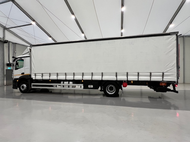 Mercedes Actros 1824 Day Cab Curtainsider