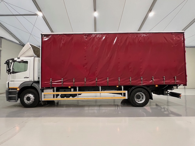 Mercedes Axor 1824 Day Cab Curtainsider