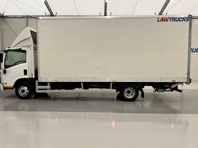 Isuzu N75.190 Day Cab Box Van
