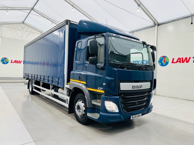 DAF CF 250 4×2 Sleeper Cab Curtainsider